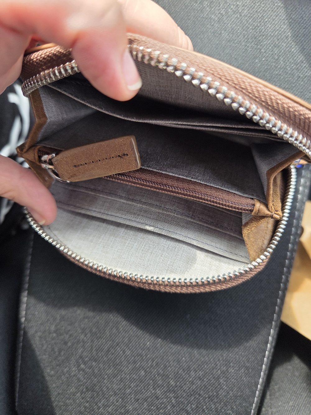 Roots Tan Leather Zip Wallet with Embossed Logo - Picture 3 of 4
